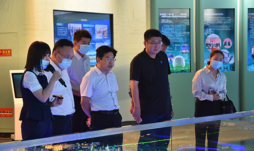 �ױ�emc������Ԫ�����³�������������ҽѧ��ѧ���Ĳι۵���